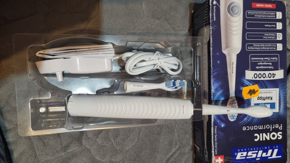 Periuța de dinți electrică TRISA SONIC