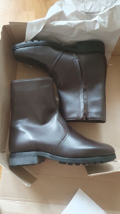 Ghete din piele maro imblaniti