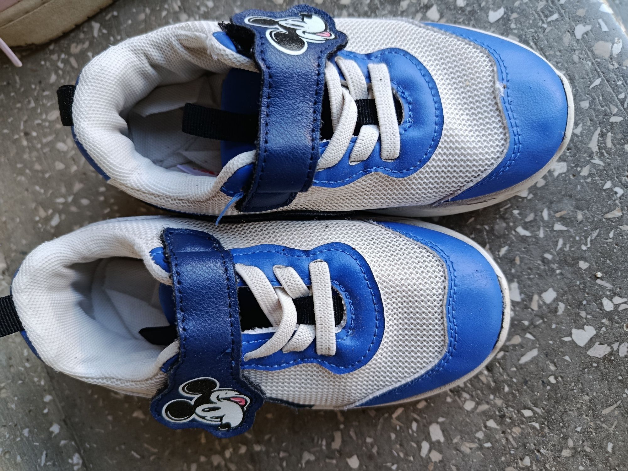 Adidași copii în stare foarte buna