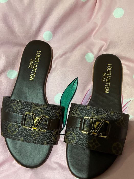 Șlapi damă, sunt nepurtati