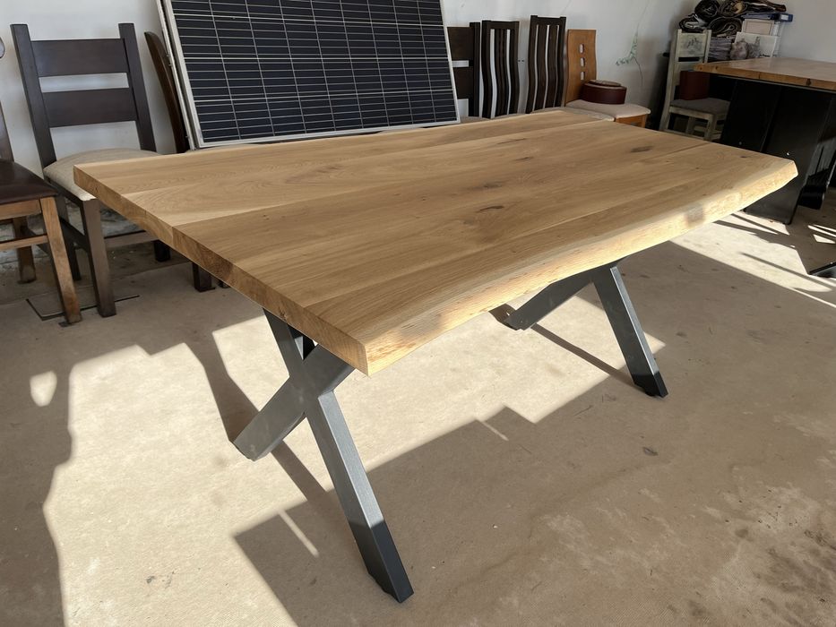 Трапезна маса от дъб с метални крака