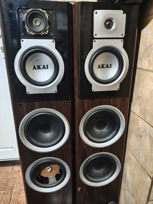 Vând 2 boxe Akai