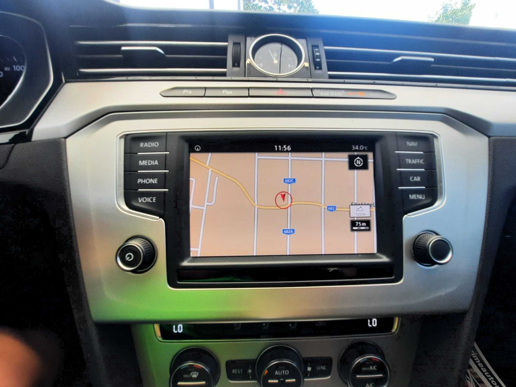 VW PASSAT B8 Variant DSG Blue Motion/2.0 Commonrail Diesel /Auto Hold