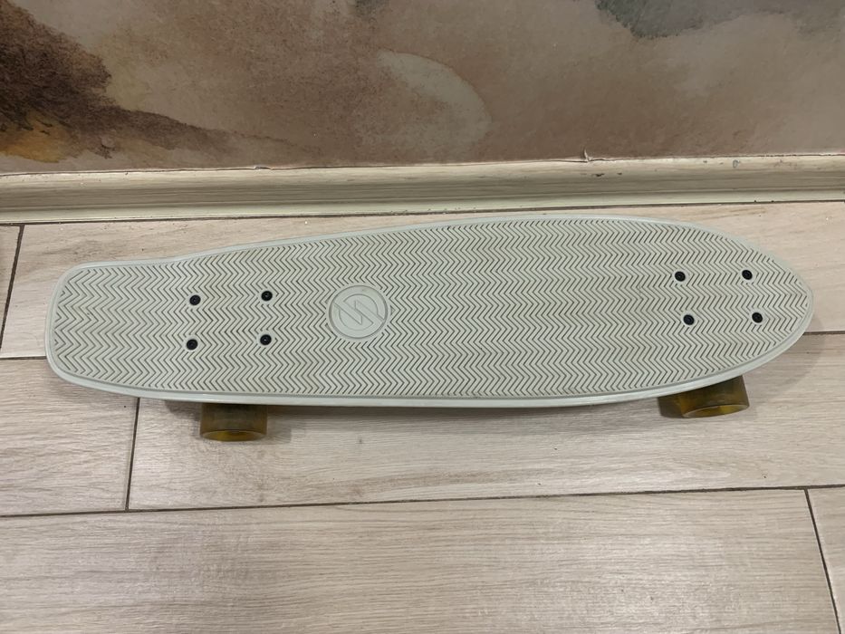 Скейтборд чисто нов