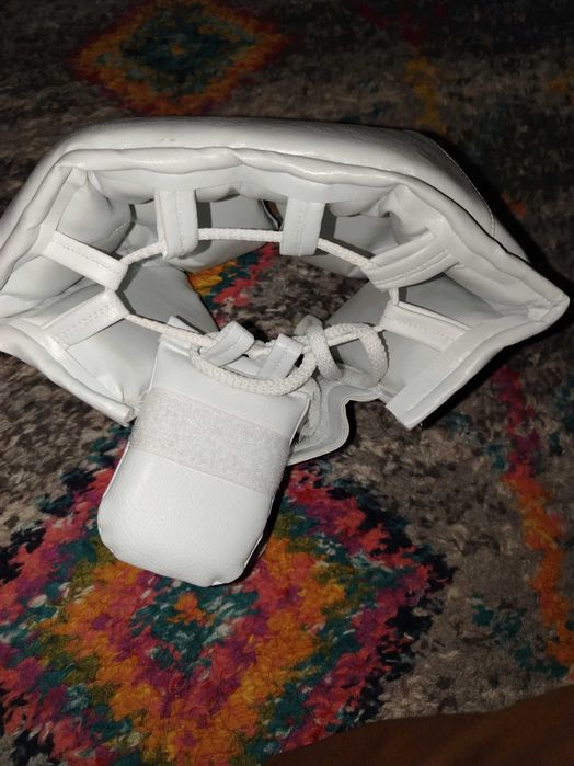 Каска за бойни изкуства/спорт