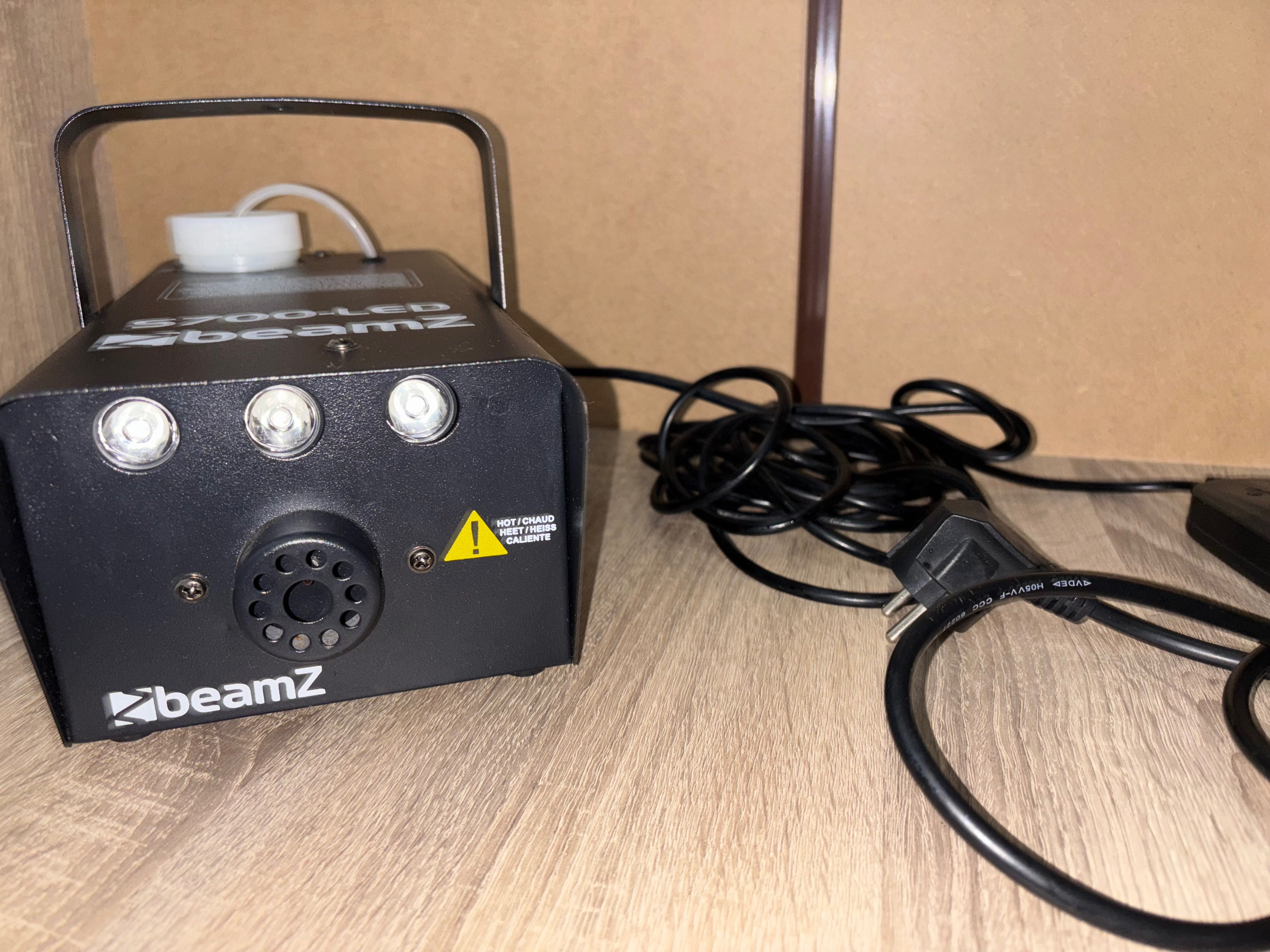 Машина за пушек beamZ S700-LED