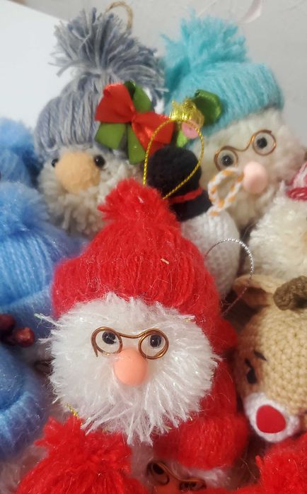 Коледни играчки за деца, колеги, близки