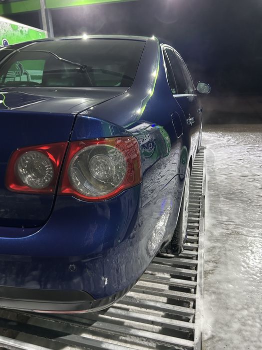 VW Jetta 2007 – 2.0 TDI BMM 2600€