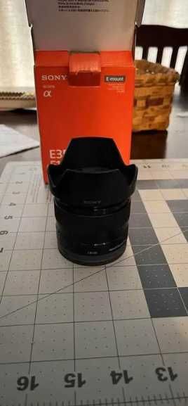 Sony A6400 + 35mm 1.8 OSS - като нов в гаранция