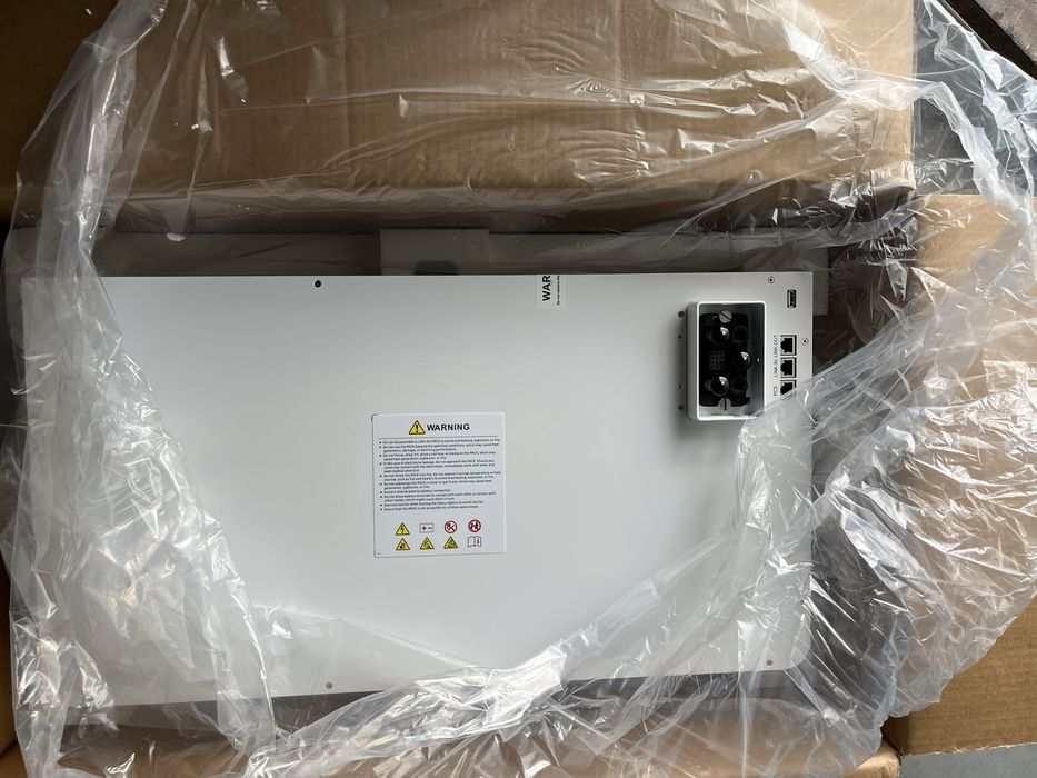 Paket sistem fotovoltaic compus din :doi acumulatori 10kw+invertor 6kw