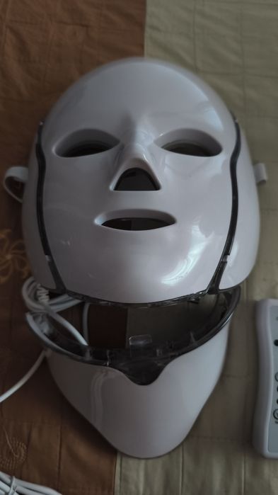 Masca Beauty anti-aging cu led infraroșu