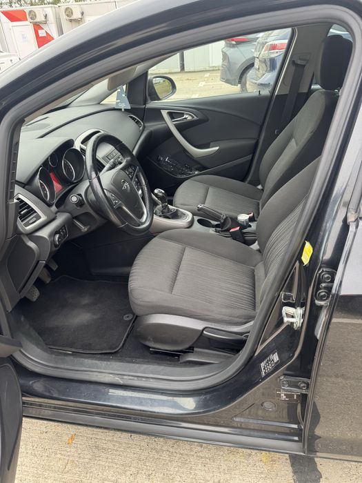 Vand Opel Astra J 1,4 Turbo 140 cai 6 viteze