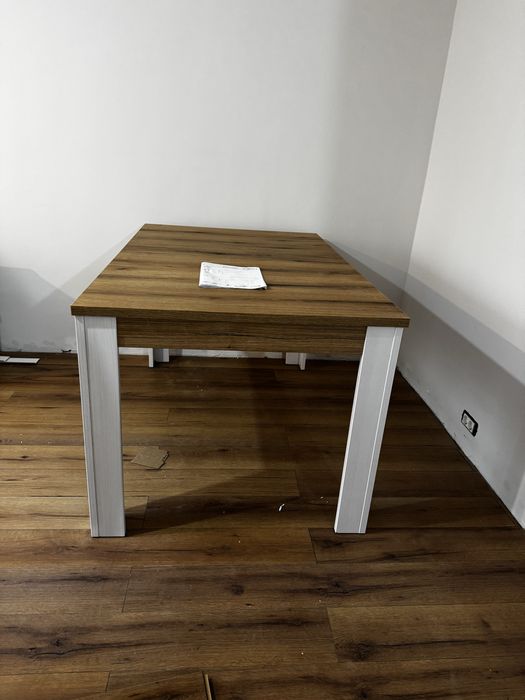 Masa extensibila din material pe baza de lemn