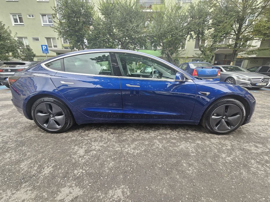 Tesla Model 3 Dual Motor Long Range, 75 kw, panoramic