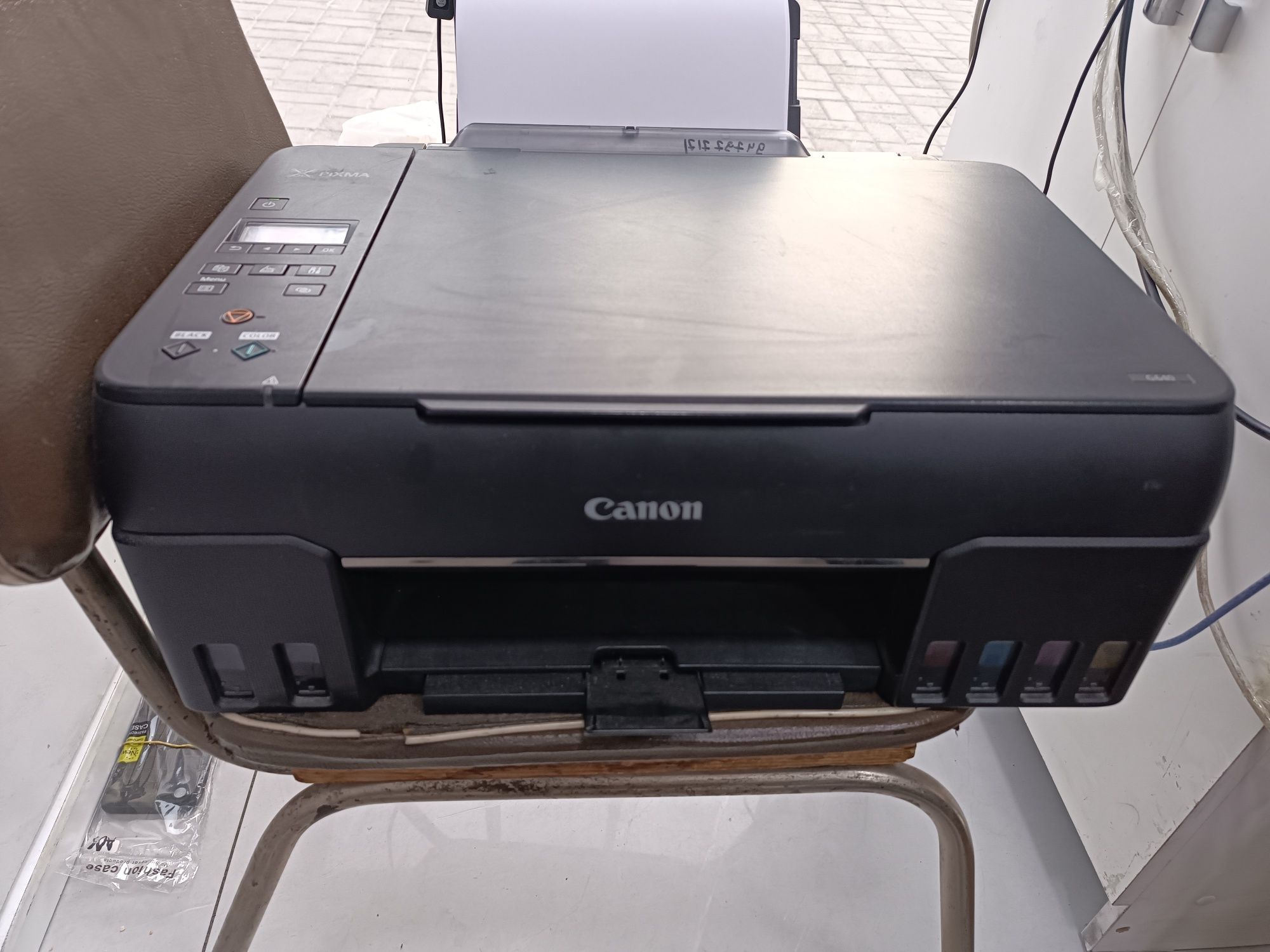 Rangi printer sotiladi