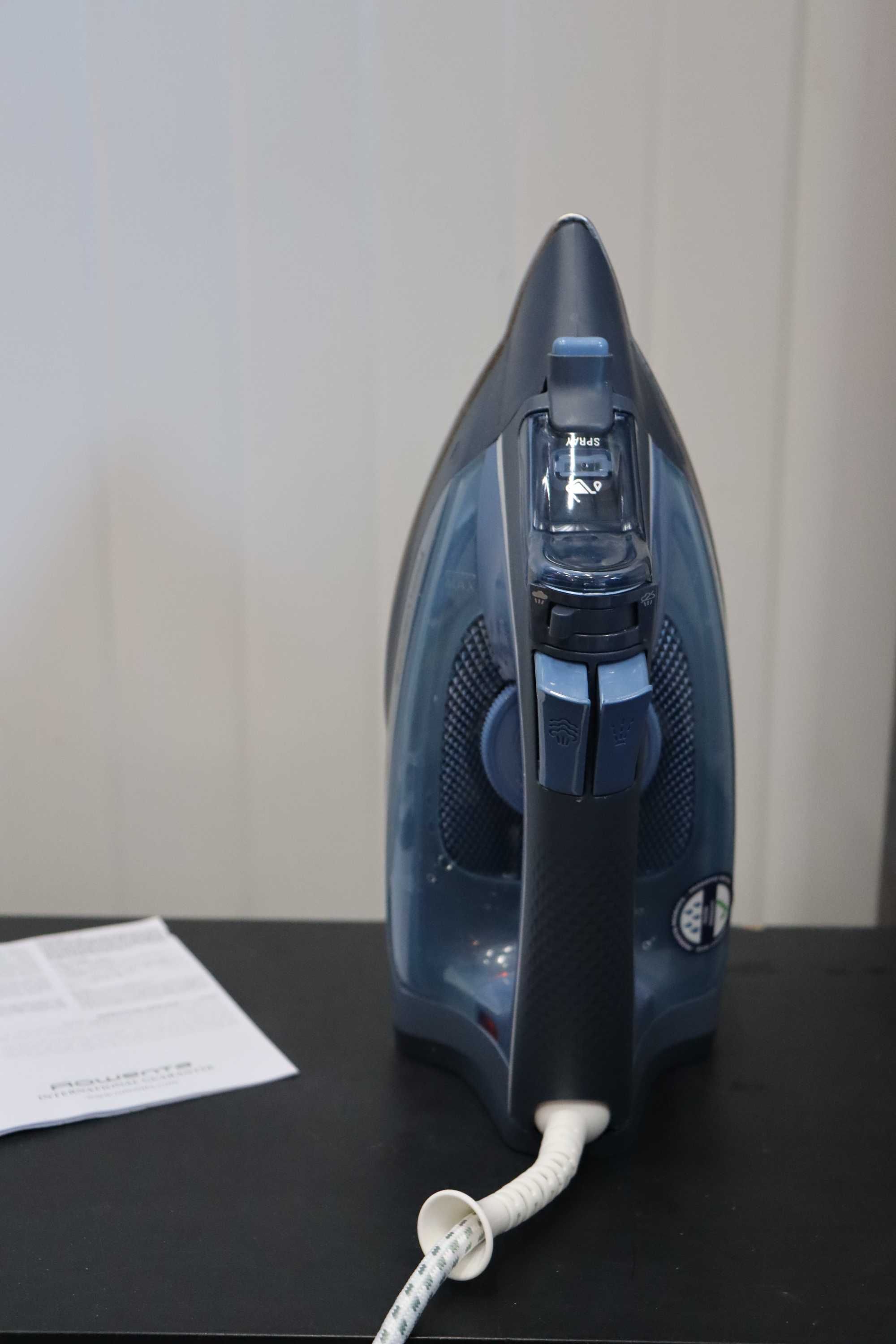 Парна ютия Rowenta Express Steam, 2500W, 160g/min, Синя