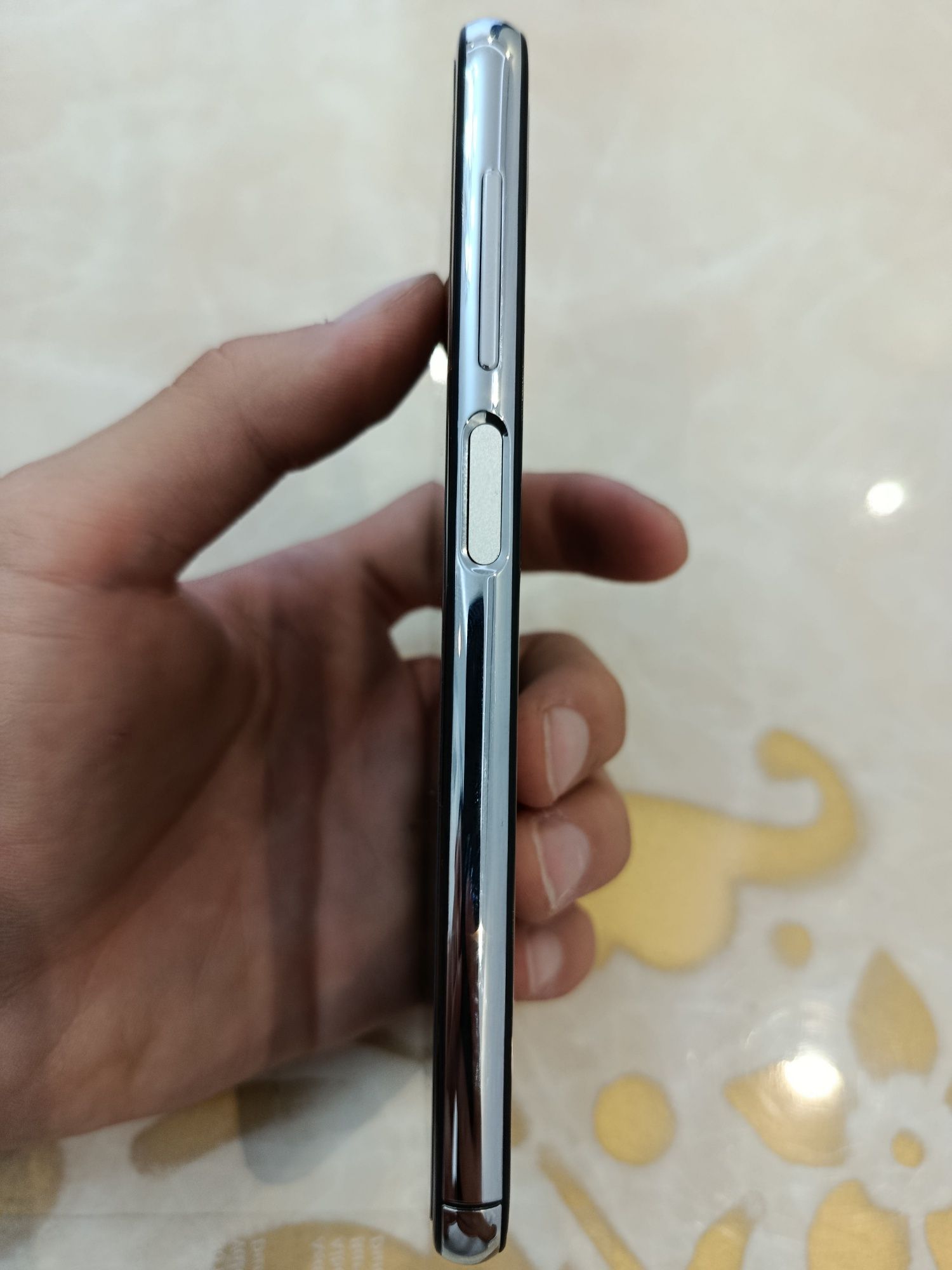 Iphone X korpusdagi Android