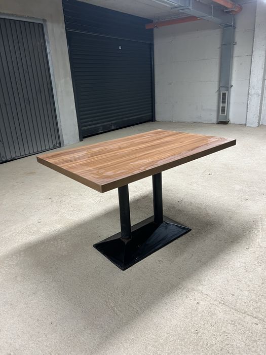 Правоъгълна масивна маса