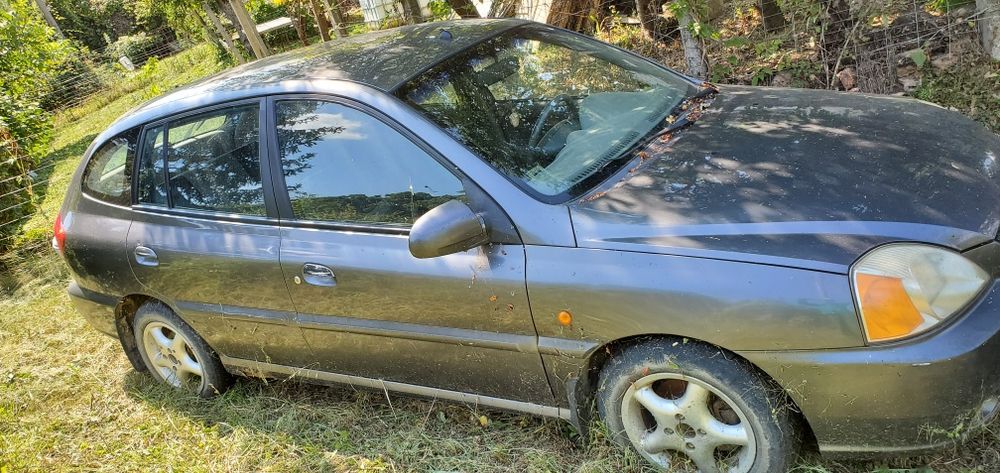 Продава се KIA RIO Газ/Бензин на части