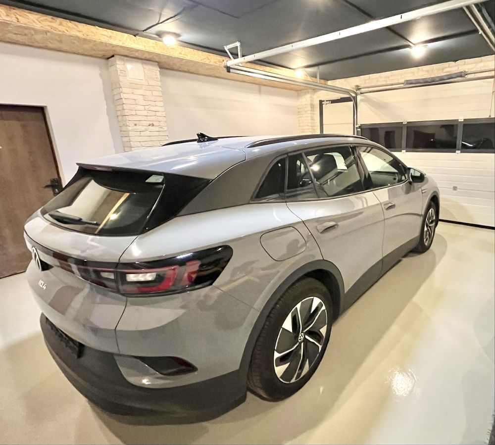 VW ID4 Pure Performance ,почти нов, без забележки