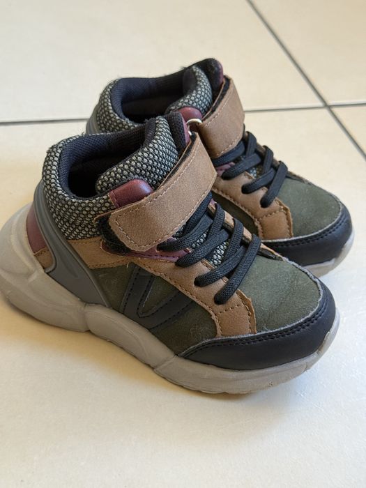 Детские ботинки 25 размер