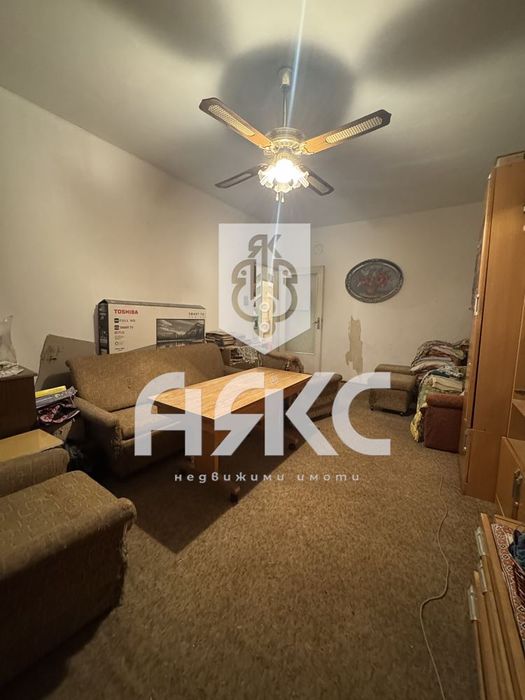 Двустаен обзаведен апартамент в кв. Люлин 7