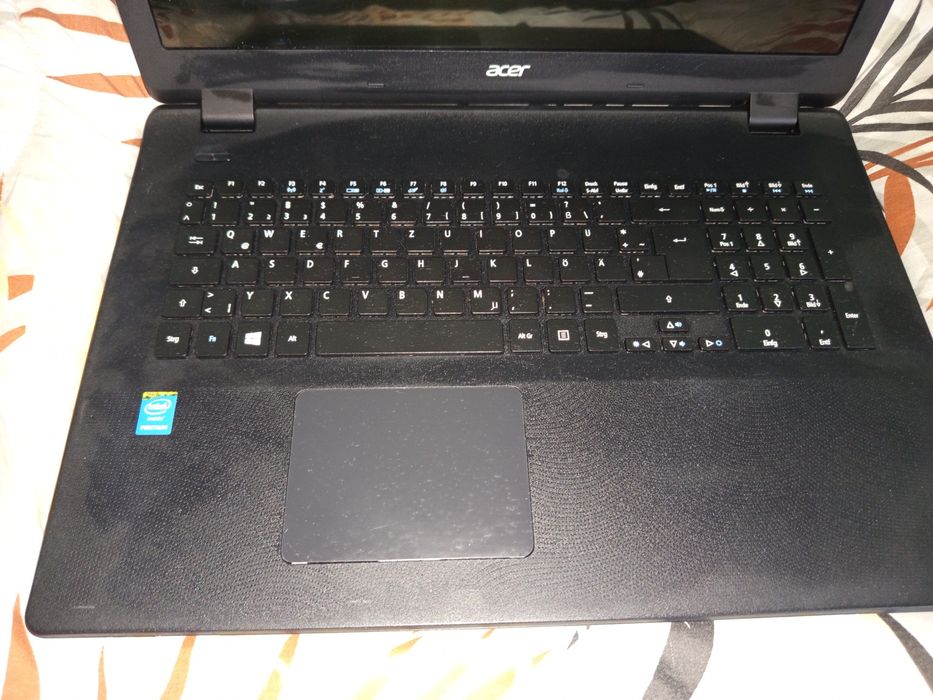 Лаптоп Acer Aspire ES1-711