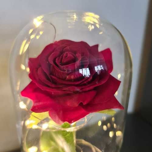 Вечна ИЗКУСТВЕНА роза светеща в led стъкленица луксозна опаковка