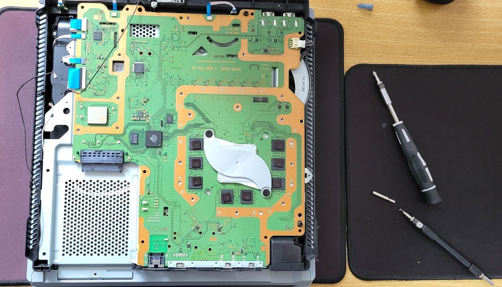 Servicii de Mentenanţă Laptop, PC, PS & Xbox
