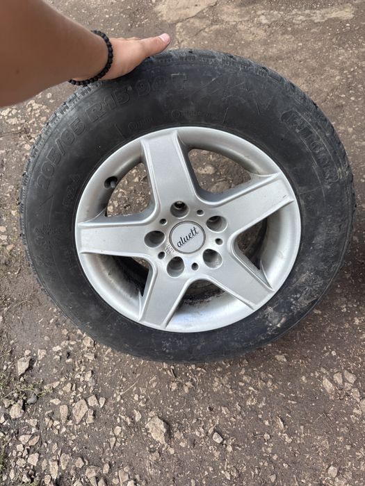 Vand jante cu tot cu cauciuc aproape noi iarna vara