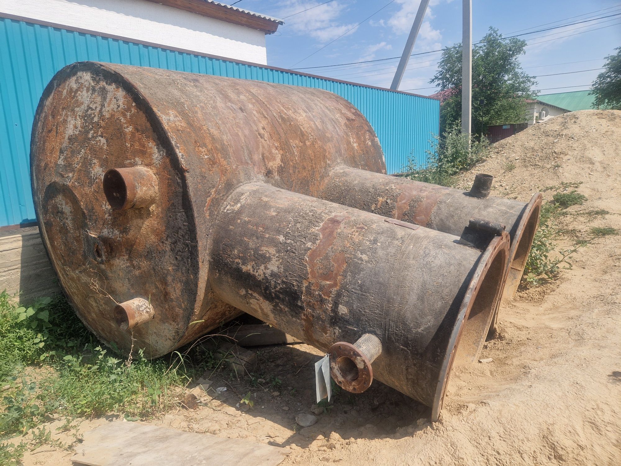 Продаються Емкость 8м3