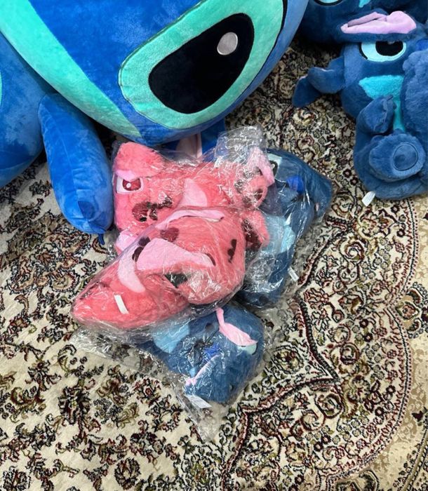 Stitch va trendagi uxlayotgan stitch