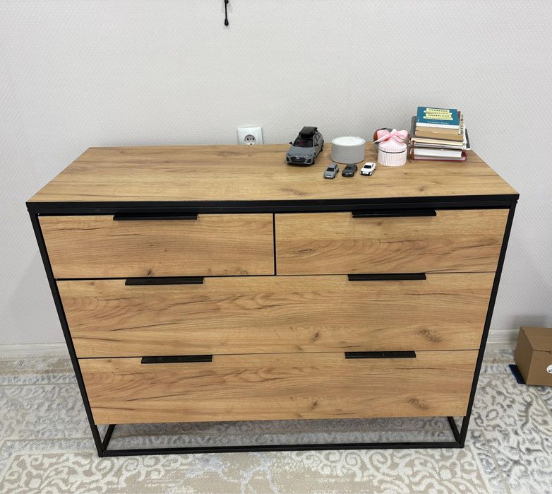 Продам комод с довотчиком