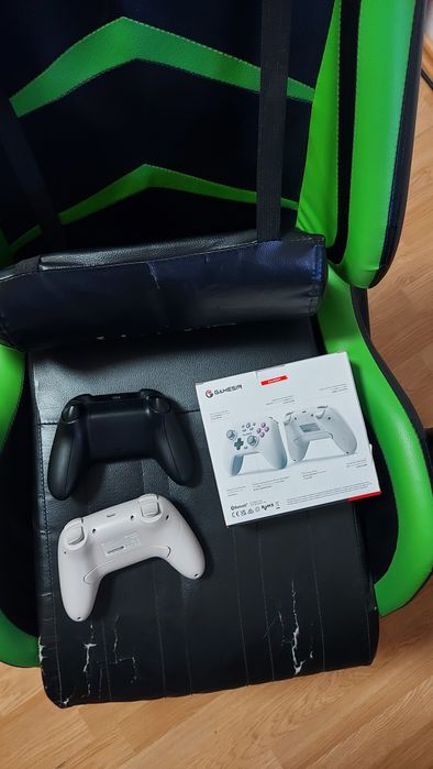 Set 2 controller xbox și game șir