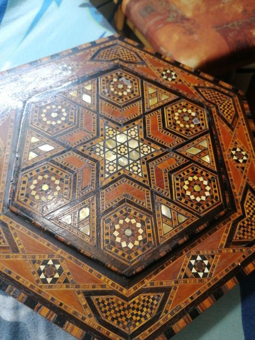 Антична кутия за бижута и т. н.