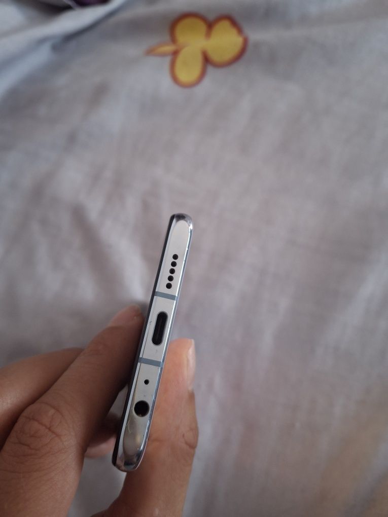 Телефон Huawei P30