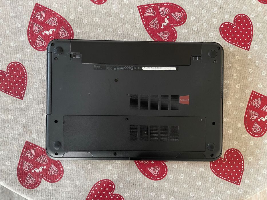 Лаптоп DELL + Оригинално зарядно за лаптоп DELL