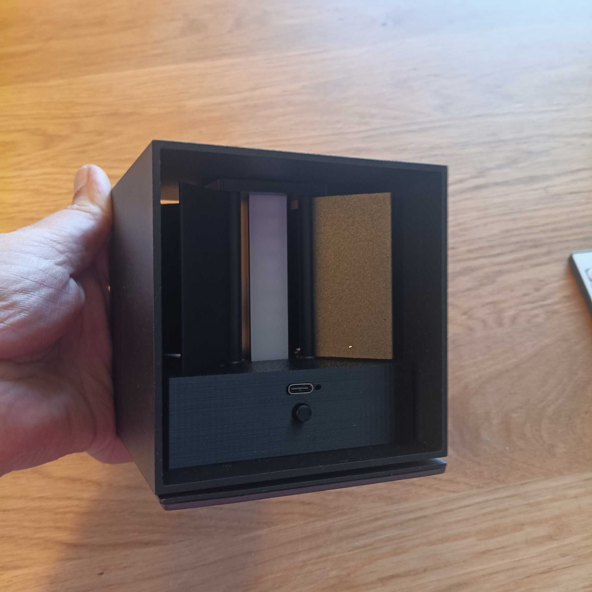 НОВА! Безжапна лампа, RGB, без пробиване, с USB зареждане