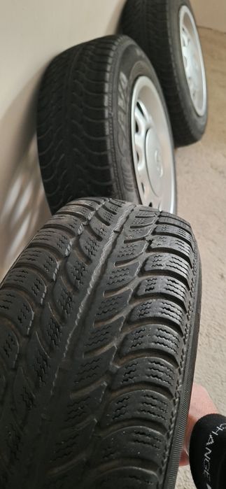 Зимние шины + диски все комплекте !!