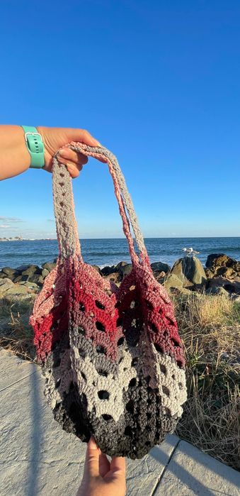 Уникална ръчно плетена чанта от памучно макраме в сиво, розово, черно