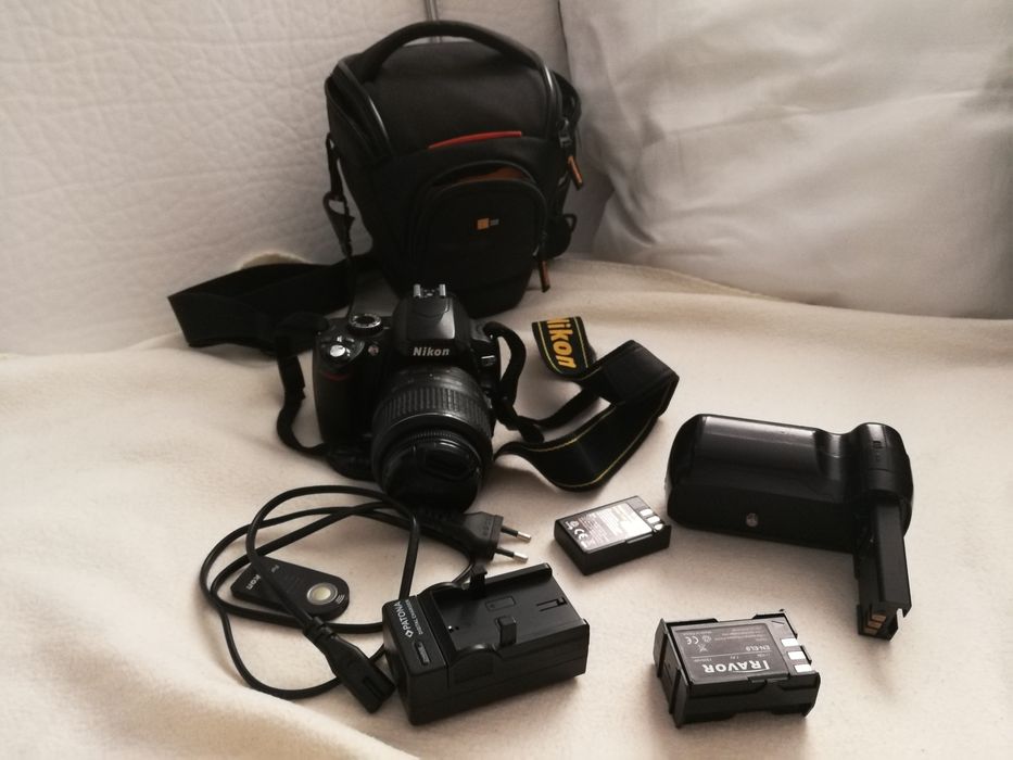Nikon d60 + grip,4 baterii,geanta
