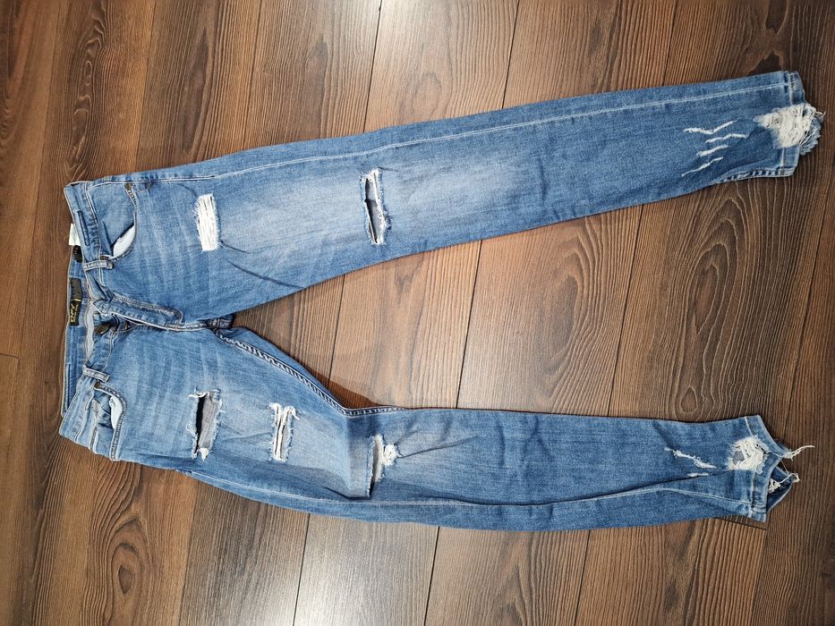 Super oferta Vind Blugii foarte avantajos