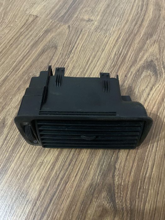 Vand grila ventilatie golf 4