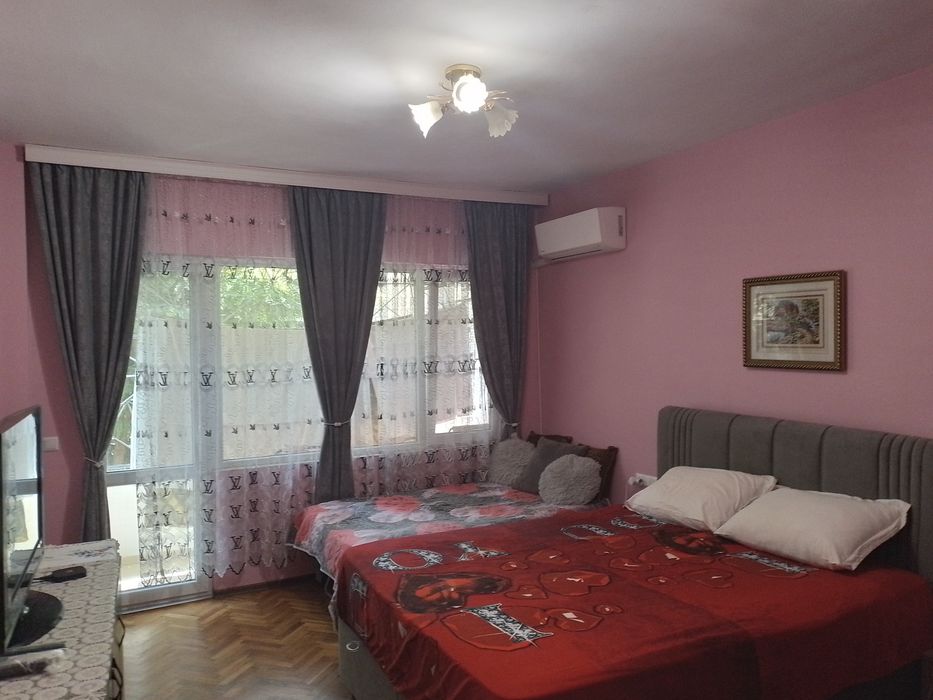 Дава се под наем Тристаен апартамент в Варна, Червен площад - 78 кв.м за 612 € - Снимка #4