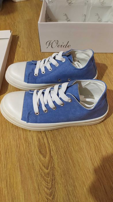 Дамски кецове с връзки