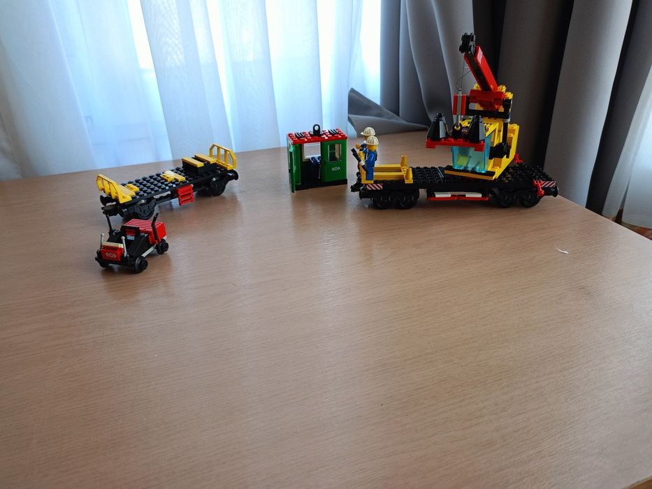 Продавам Лего ремонтна серия багер влак самосвал кран  чистач улици