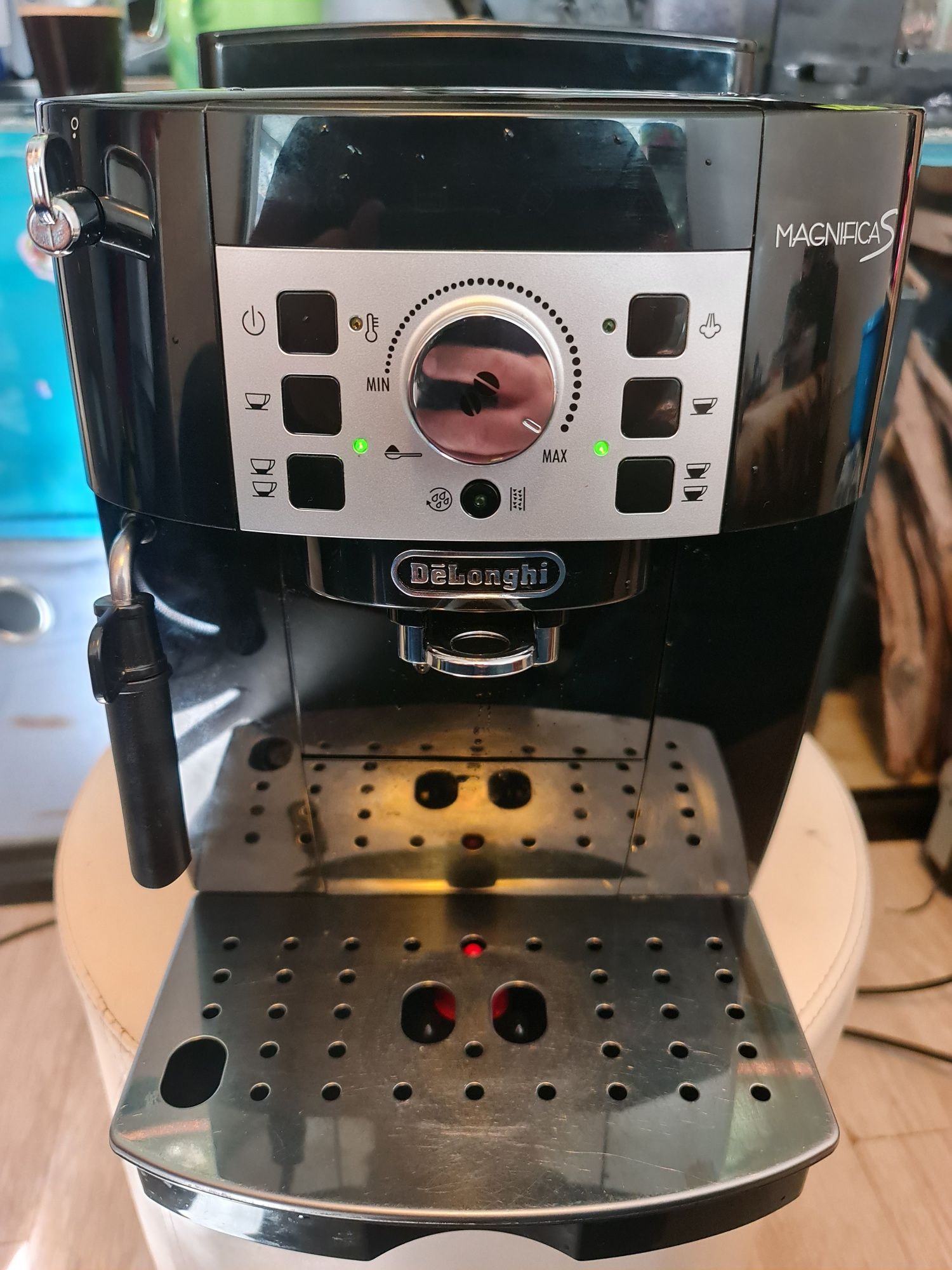 Service reparatii espressoare expresoare aparate cafea Krups Delonghi