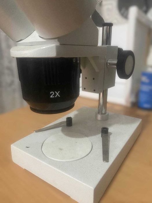 Микроскоп с LED осветление – 20x/40x увеличение