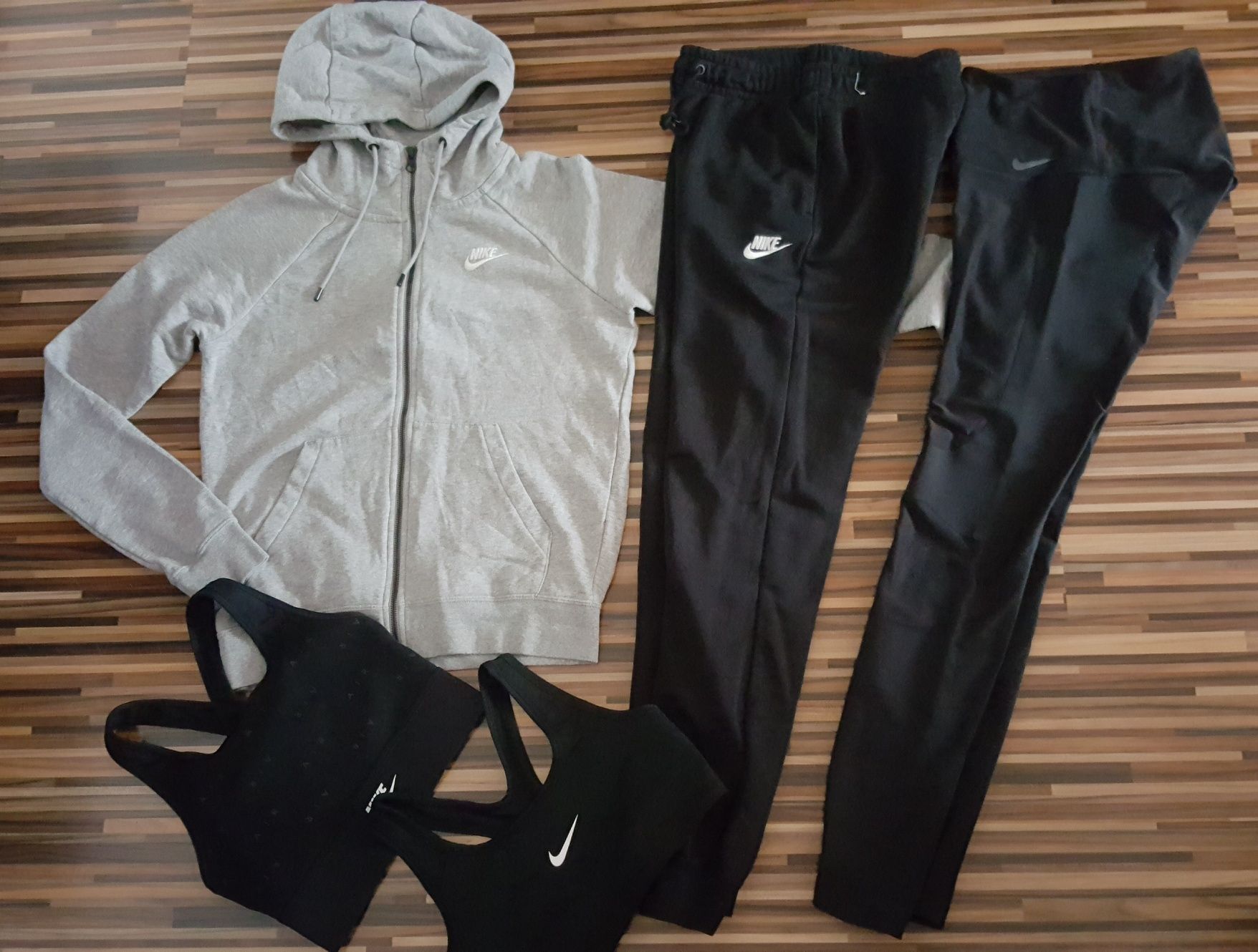 (XS) NIKE екип(119лв),клин(45)блуза(25)