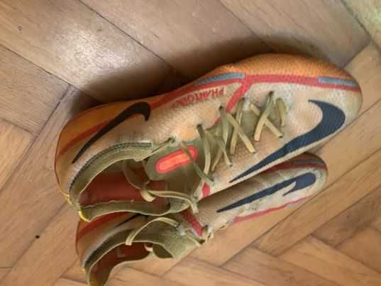 Продавам бутони nike Phantom